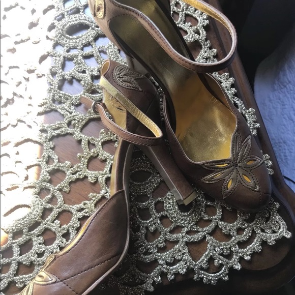 MIU MIU vintage heels, tan and gold leather heels - Picture 4 of 6